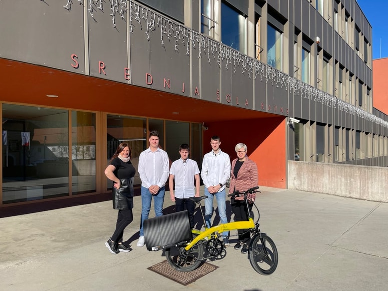 Mladi raziskovalci z Raven 