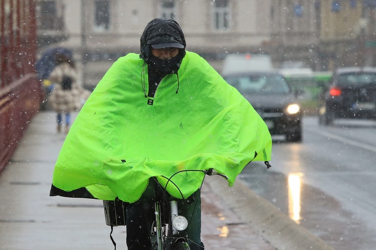 Glavna fotografija članka:Največ dežja v soboto na vzhodu. Kaj pa v nedeljo in ponedeljek?