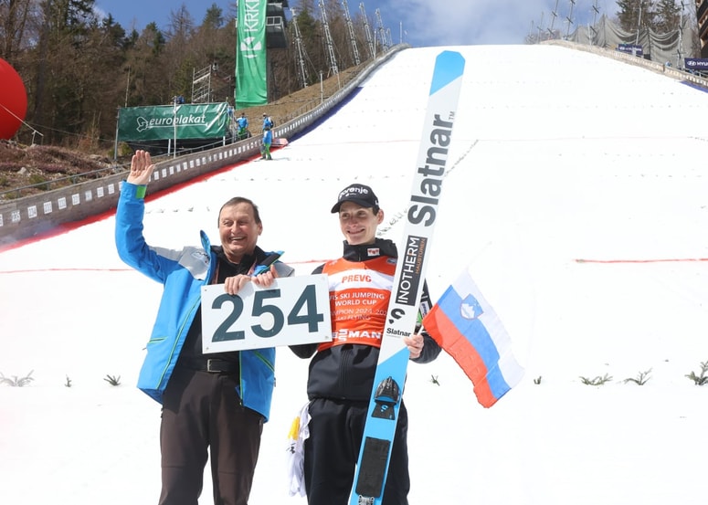 Domen Prevc in oče Božidar Prevc v Planici