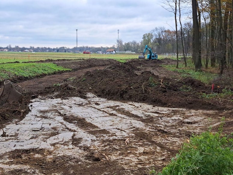 Kmalu bi morali zabrneti Pomgradovi gradbeni stroji na trasi nasipa od Kroga do Petanjcev. 
