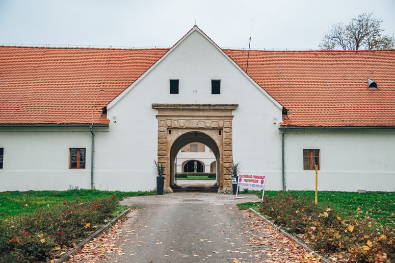 Dvorec ponovno upravlja občina, s tem je prevzela tudi odgovornost, da temu kulturnemu spomeniku vdihne novo življenje.