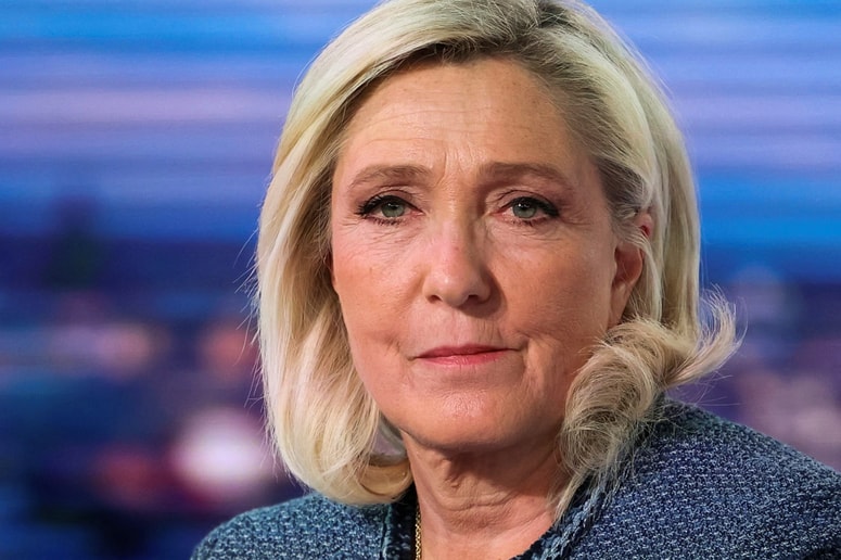 Glavna fotografija članka:Le Pen svojo obsodbo označila kot politično odločitev