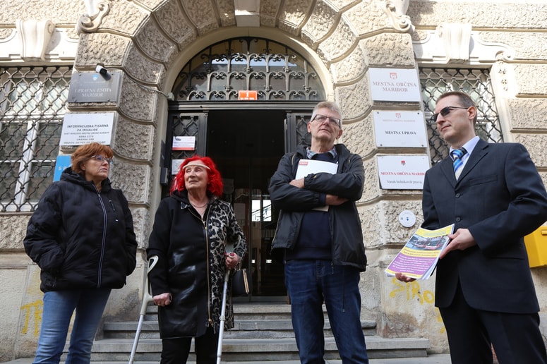 Tezenčani ne razumejo, zakaj je sploh prišlo do spremembe trase avtobusne linije 1.