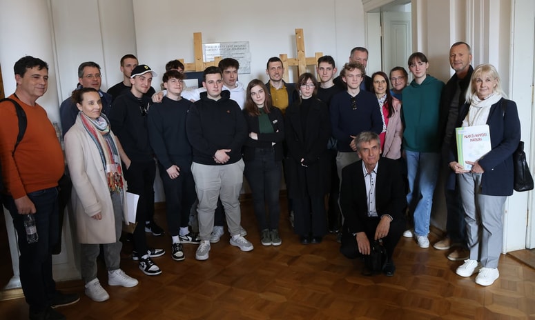 Mladi raziskovalci v mestu s svojim delom dokazujejo, da jim je mar zanj in razvoj. 