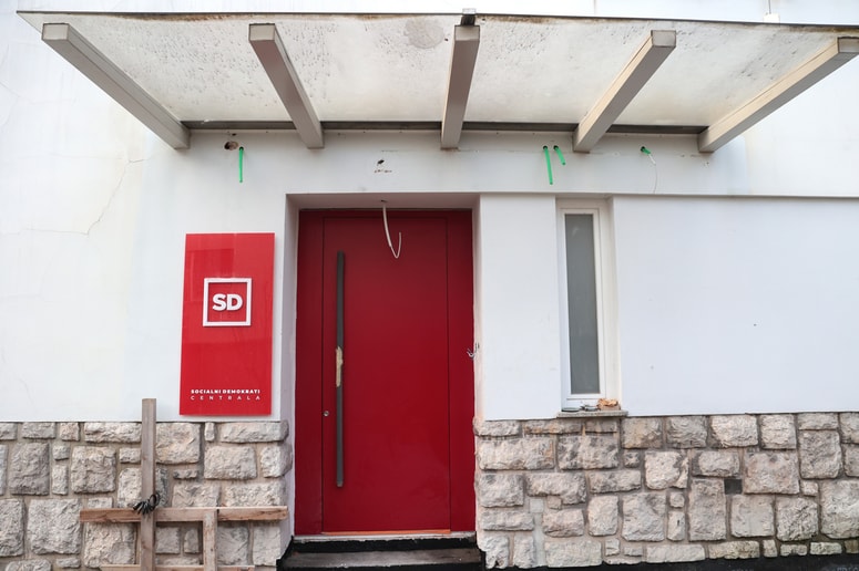 Jan Škoberne je bil tudi nekdanji direktor strankinega inštituta 1. maj, ki je imel sedež na Levstikovi 1.