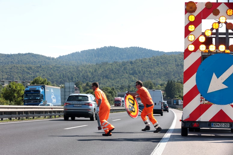 Glavna fotografija članka:Pritožba neizbranega ponudnika: Izbor izvajalca za širitev štajerske avtoceste pred Ljubljano na revizijsko komisijo