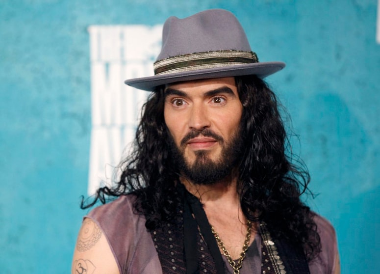 Glavna fotografija članka:Igralca in komika Russlla Branda obtožili posilstva