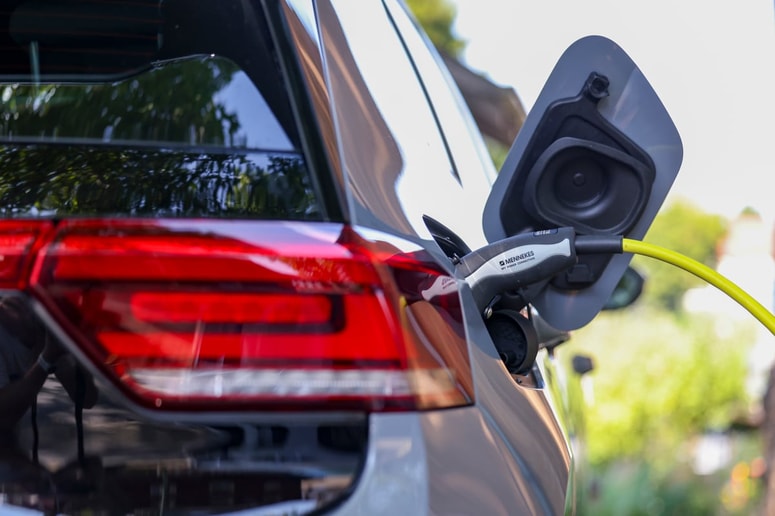 Uporabniki ne potrebujejo več tisoč in ene dodatne aplikacije za iskanje polnilnic. 