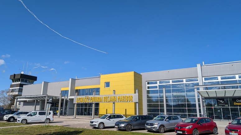 Glavna fotografija članka:(FOTO) The Flying Bulls na mariborskem letališču začeli z letošnjim treningom