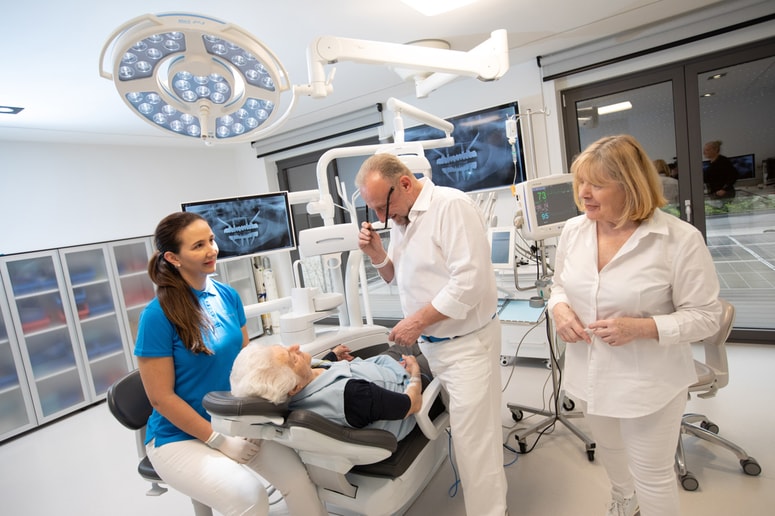 Glavna fotografija članka:Brezplačen zobozdravstveni pregled v vrednosti 1000 evrov – izkoristite priložnost za popoln nasmeh!