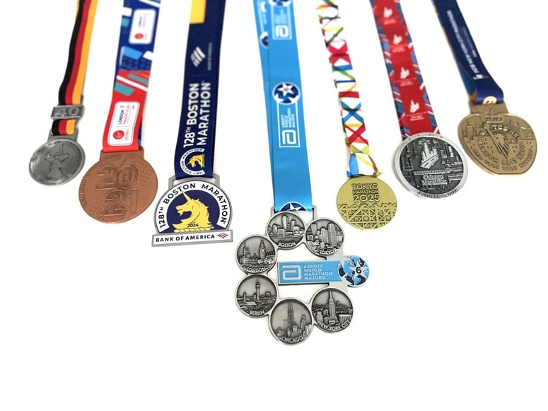 Komplet šestih kolajn za priznanje World Marathon Majors.
