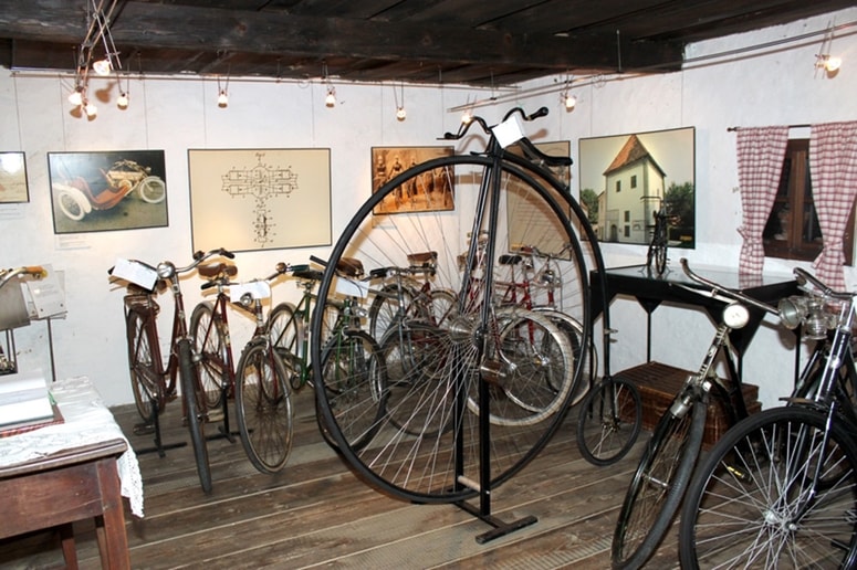 Od maja do oktobra je muzej odprt ob sobotah in nedeljah ter praznikih od 10. do 18. ure, med tednom pa po predhodni najavi.