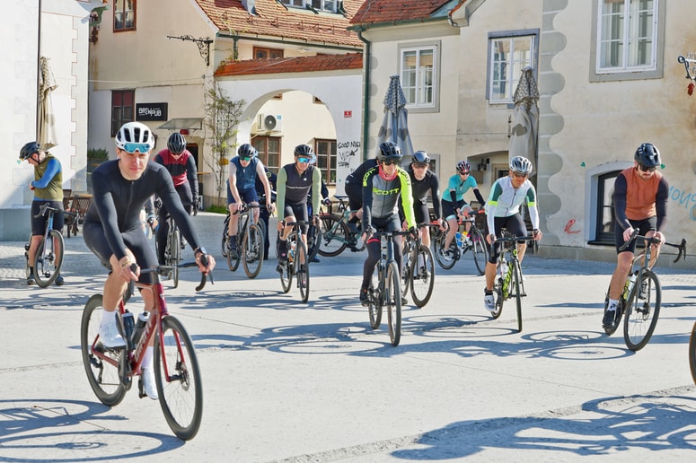 Trasa prvega letošnjega organiziranega Kofirajda je bila v soboto dolga 50 kilometrov. 