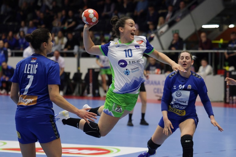 Glavna fotografija članka:Šport na TV