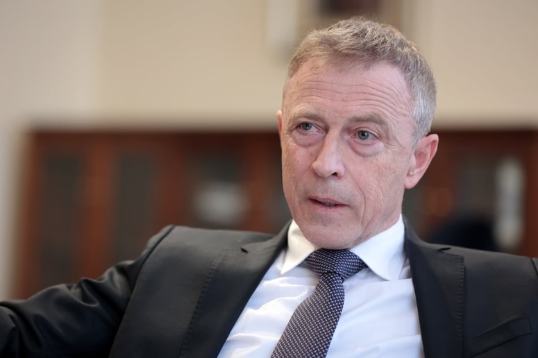 V nagovoru na Brdu pri Kranju se je Čeferin ozrl tudi v aktualno politično dogajanje v svetu in spomnil, da v svetu, tudi v Evropi, prihaja do procesa razgradnje demokracije.