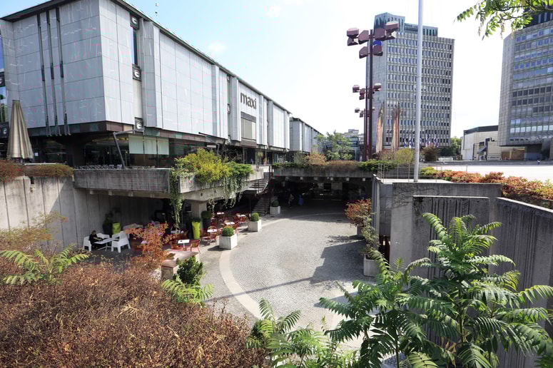 Pasaža Maxi Marketa v Ljubljani.