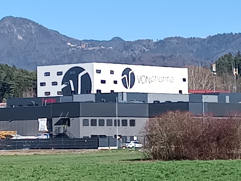 Objekt Vonpharme SI naj bi odprli danes, a so zaradi novega sklepa Spirita otvoritev prestavili.  
