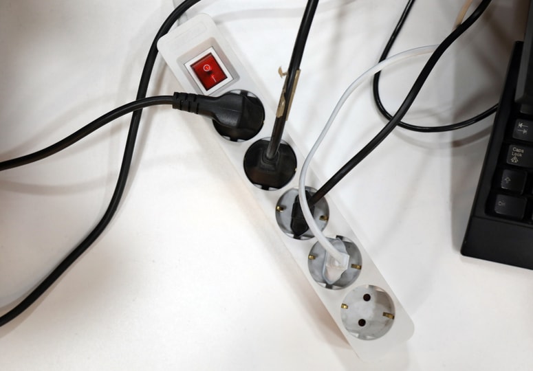 Glavna fotografija članka:Zveza potrošnikov s tožbo nad Gen-I: Koliko odjemalcev je bilo prizadetih?