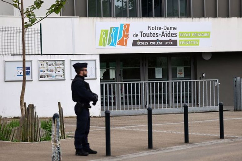 Glavna fotografija članka:(FOTO) Dijak v Franciji ubil sošolko
