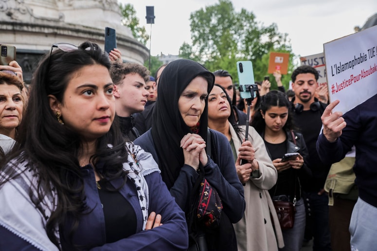 Nedeljski shod proti islamofobiji v Parizu