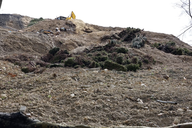 Primer nelegalne deponije odpadkov v Zimici kliče po glasnem, odločnem odzivu - ne le stroke, ampak tudi politike in civilne družbe. 