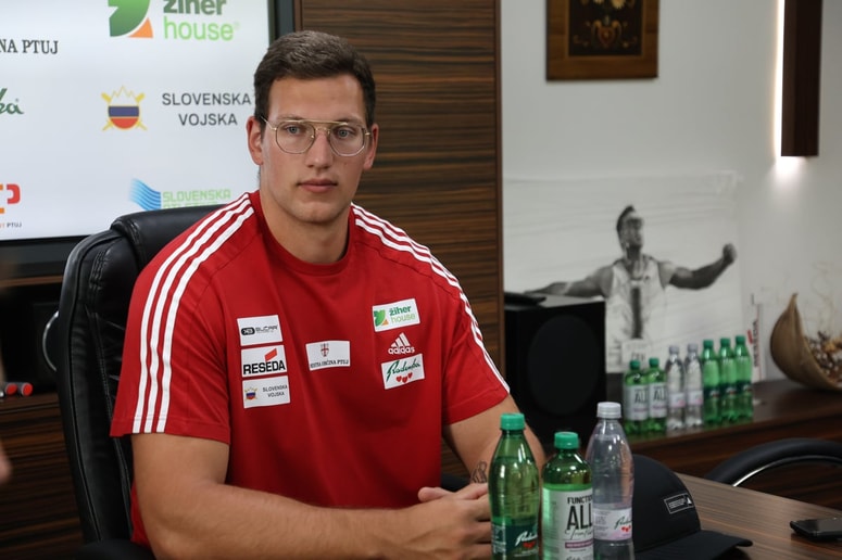 Kristjan Čeh: "Letos bomo morali formo razporediti drugače. Običajno so bile glavne tekme sredi poletja, zdaj pa nas vrhunec čaka jeseni. Priprave bomo morali nadaljevati tudi med sezono, da ostanem v vrhunski formi."