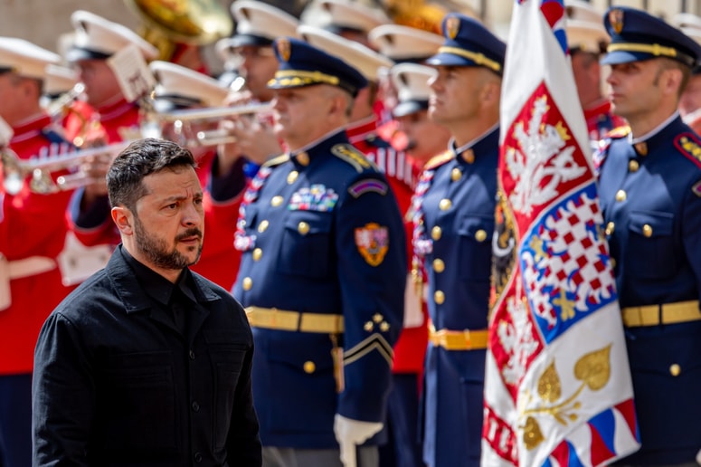 Zelenski je danes prispel na dvodnevni obisk v Prago. 