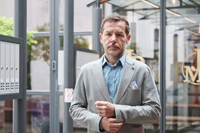 Aleš Novak: "Festival mora navdušiti ljudi za gledališče, tudi tiste, ki morda niso redni obiskovalci gledališča. Prepričati jih skušamo, da je gledališče danes pomembno, da je sodobno in relevantno, da nas bogati in podarja izkušnje, ki jih sicer ne bi imeli." 