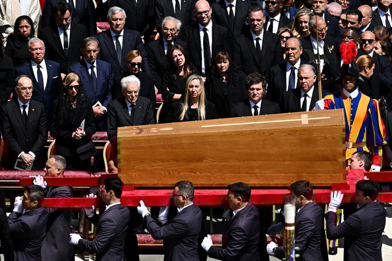 Glavna fotografija članka:(PISMO BRALCA) Pogreb papeža Frančiška