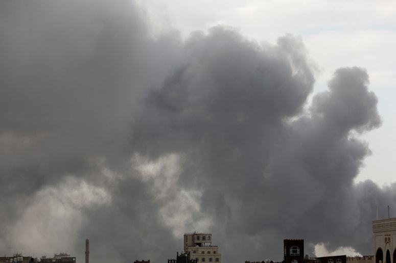 Glavna fotografija članka:(FOTO) Izraelska vojska v Jemnu napadla elektrarne in letališče. Napadli so letalske steze, letala in infrastrukturo
