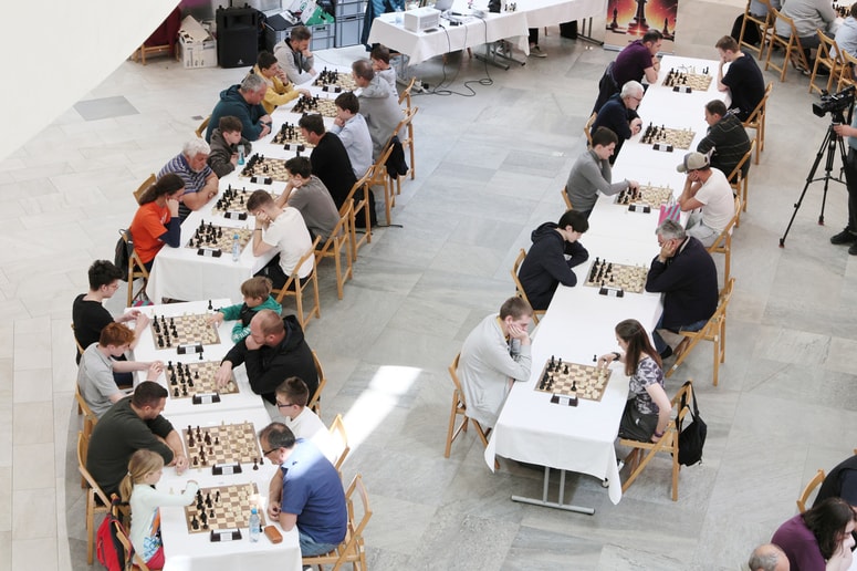 Europark je bil v soboto šahovski. 