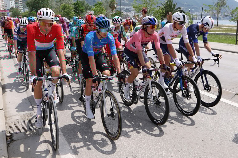 Po enem dnevu v prvi vrsti se bo Roglič lahko spet skril v pelotonu do pomembnih dni. 