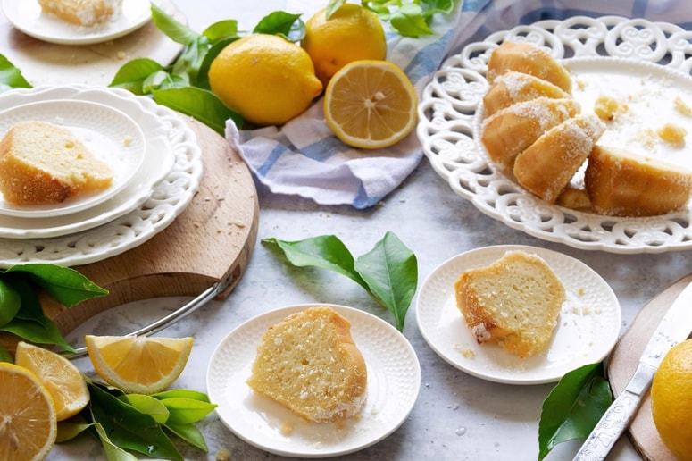 Glavna fotografija članka:S kuhanilnico po svetu: Kolač z limončelom