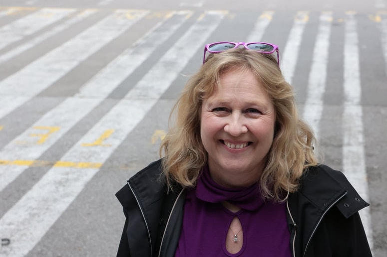 Dr. Sonja Merlak Zdovc: "Bistveno je, da se otroci, mladi naučijo kritičnega premisleka in te vsebine lahko vključuješ pri vsakem predmetu v šoli." 