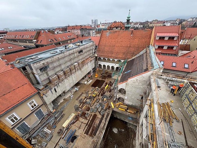 Zaključek izvedbe gradbenih del je predviden konec februarja 2026, odprtje tega novega kulturnega središča Maribora pa napovedujejo za konec leta.