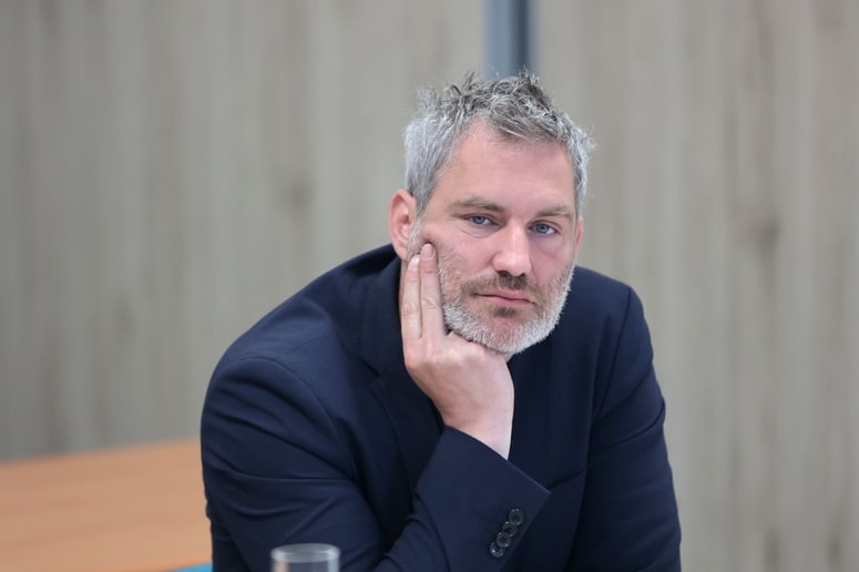 Andrej Gnezda: "Pol leta kasneje pa beremo, kako slab zrak imamo in ARSO opozarja, da ni priporočljivo tekanje ali gibanje na prostem." 