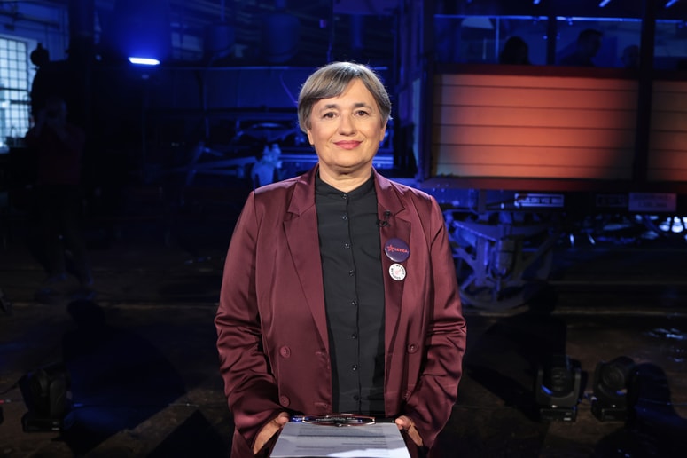 "Ko se človek znajde v situaciji, ko potrebuje njihovo nego in skrb, zares ve, kaj pomeni javno zdravstvo, ki ne loči med revežem in bogatašem," sporoča Nataša Sukič.