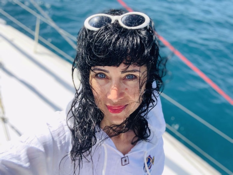 Jerca Legan prisega na morje.