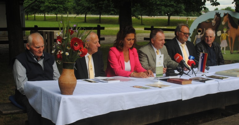 Novinarska konferenca ob vpisu ljutomerskega kasača v register nesnovne kulturne dediščine 