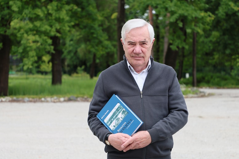 Mirko Munda: "Pravi zakladi za tovrstna raziskovanja so župnijske kronike, ker je v njih zapisano vse, kar se je dogajajo v župnijah." 