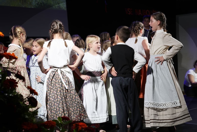 Glavna fotografija članka:(FOTO) Osnovna šola Kamnica praznuje 50 let v sedanji stavbi in 225 let šolstva v kraju: Prostor povezovanja in učenja