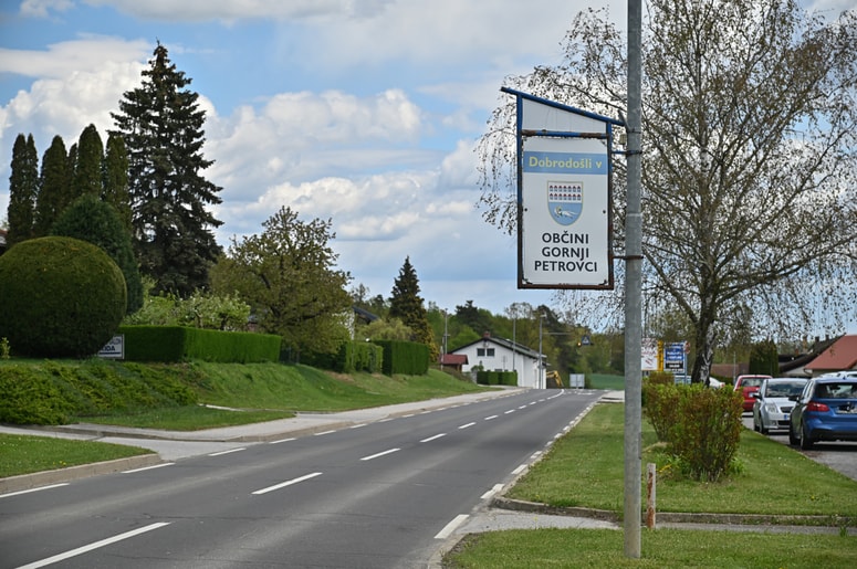 Sanacija kritično prezadolžene goričke občine je mogoča le ob pogojih, ki vključujejo nov večmilijonski kredit, soglasje upnikov in uspešno odprodajo stanovanj, gozdov in zemljišč.