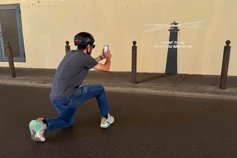 Glavna fotografija članka:(FOTO) To je najnovejši Banksy: Katero mesto je bogatejše za umetnino tega uličnega umetnika