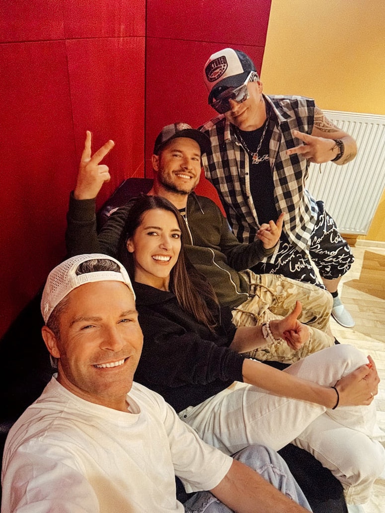 Popstars so v življenje vrnili enega največjih slovenskih poletnih hitov. 