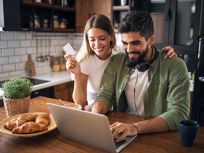 Glavna fotografija članka:Ko plačilo spletnega nakupa postane neviden korak