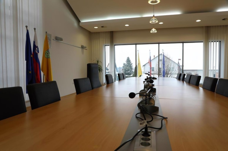 Da bi lahko v občini Dornava izvedli nadomestne volitve za župana, ki so jih razpisali za nedeljo, 6. julija, bi morali svetniki na zadnji, 16. redni seji, ki se je zgodila 22. maja, potrditi rebalans občinskega proračuna. 