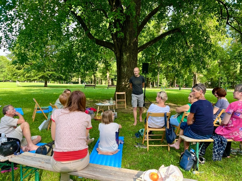 10. festival Čiči, zmeraj prinesi si koco je z Modrovanjem pod lipo otvoril Nara Petrovič 