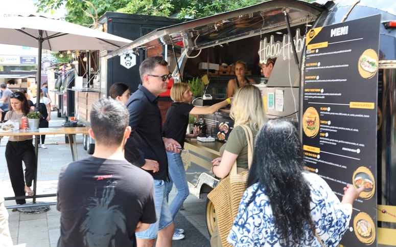 Glavna fotografija članka:(FOTO) Food Truck Festival znova v Mariboru: 18 ponudnikov iz štirih držav!