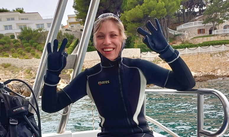 Glavna fotografija članka:Friedreichova ataksija (FA): Osebna zgodba Nike Rappl Vencelj