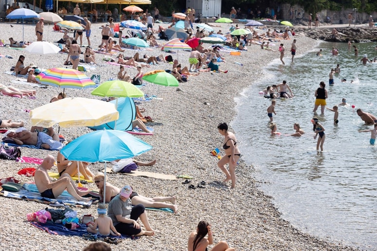 Incident s tujim delavcem se je zgodil na plaži Kantrida na Reki.